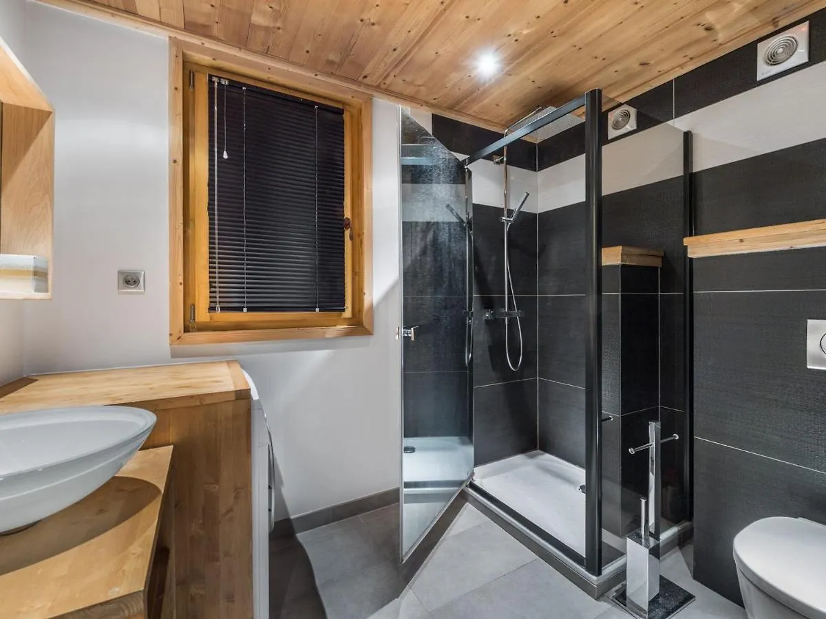 Appartement Familial Renove A Val D'Isere, 120M², 4 Chambres, Proche Des Pistes, Parking Inclus - Fr-1-567-29